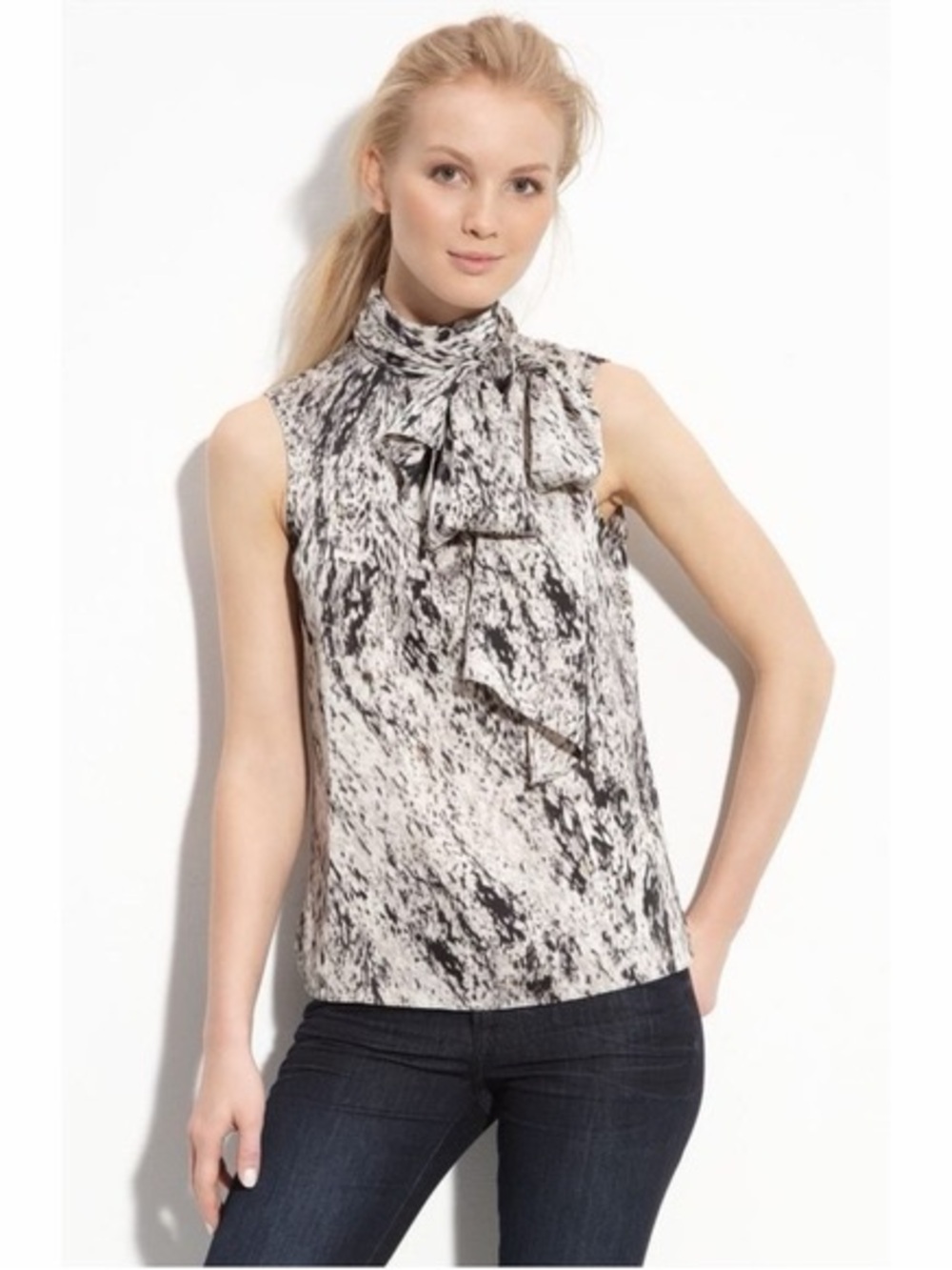 Vince Camuto Black & White Tie-Neck Sleeveless Printed Top